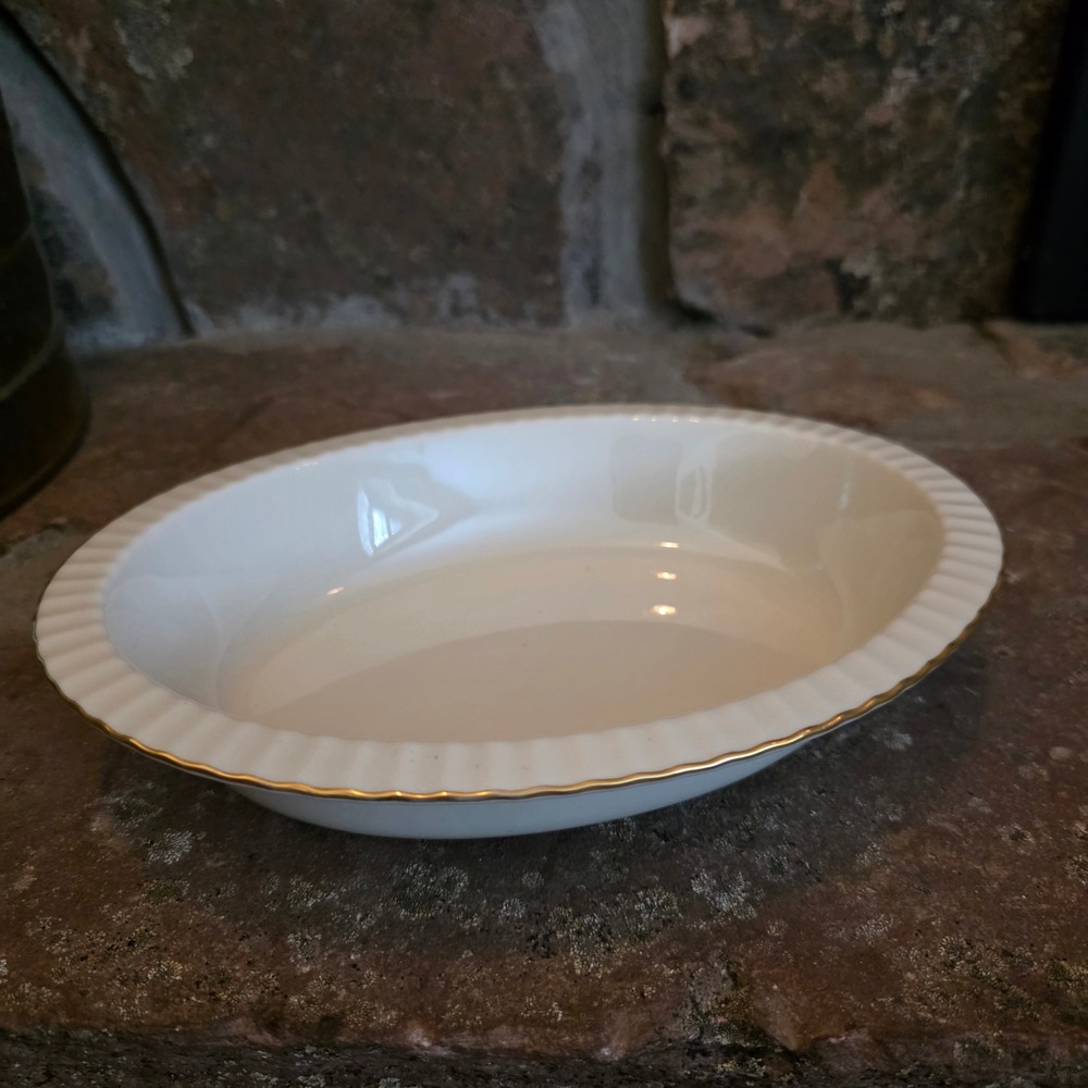 Lenox Special Ivory Fine China Oval Vegetable Bowl Gold Trim USA 9" Elegant